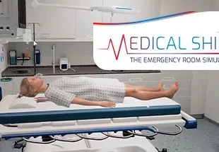 Emergency Room Simulator Aerosoft Caipirinha Games, simulateur médical urgences sortie 13 août 2026 PC PS5 Xbox