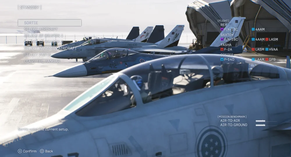Ace Combat 8 avions : F/A-18C, F-2A et F-14D alignés au hangar avant une sortie