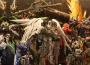 Déco geek : collection de maquettes Gunpla exposée en vitrine