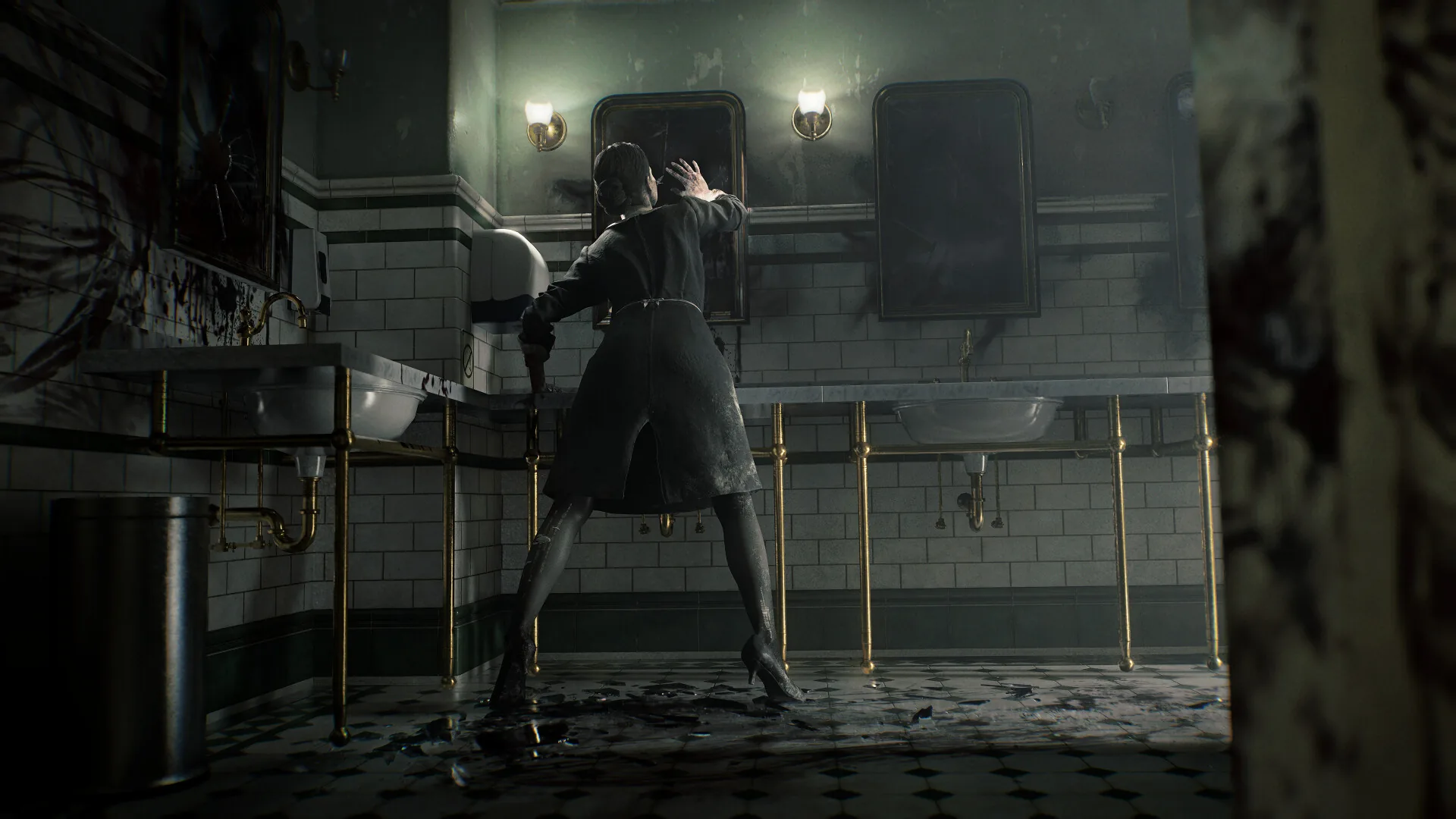 Une infectée dans des sanitaires carrelés de Resident Evil Requiem